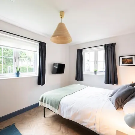 Cedar Apartment Bristol